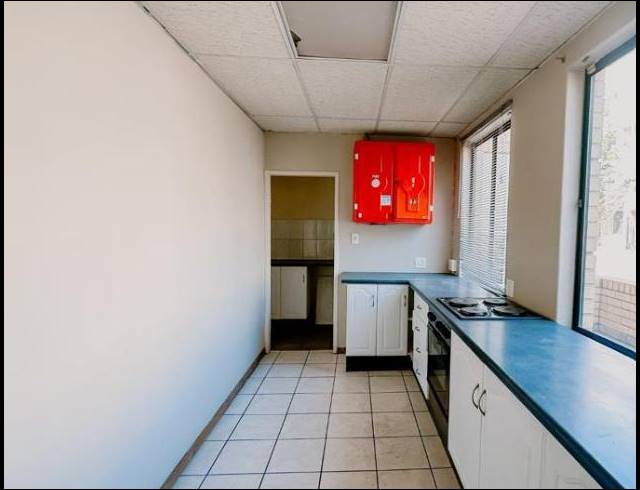 BUSINESS PROPERTY TO RENT IN BEDFORD GARDENS